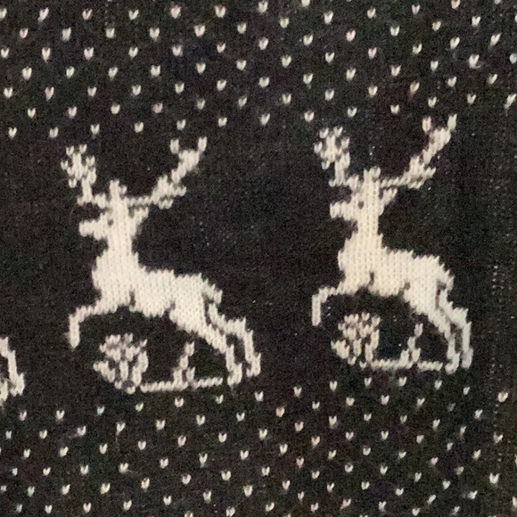 Kennington Christmas Sweater with Reindeer, Juniors size Large, like new. - Picture 5 of 6